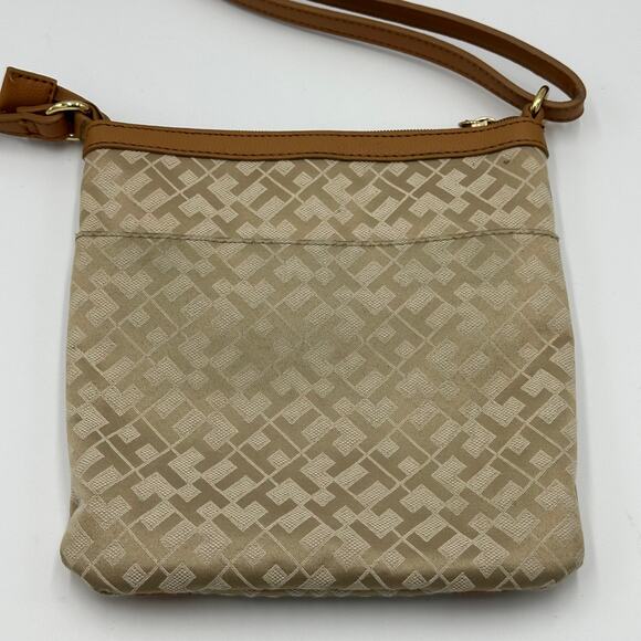 Tommy Hilfiger Beige & Brown Allover Monogram Canvas Crossbody Bag Purse Zip - Picture 3 of 12